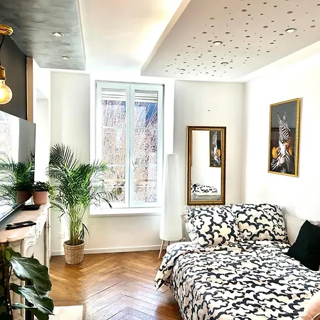 Avenue Apartment